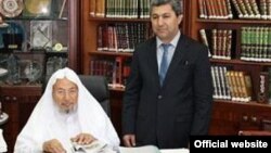 Муҳиддин Кабирӣ бо Шайх Қарзовӣ