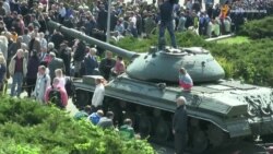 Комуністи прийшли на першотравневий мітинг: «Ми за мир!» і прапори КПУ