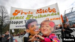 Дэманстрацыія супраць гандлёвай дамовы паміж ЗША і ЭЗ.