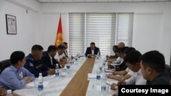 Камчыбек Ташиев жергиликтүү бийлик өкүлдөрү менен жыйында. 21-июнь, 2025.