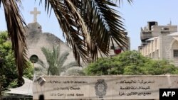 نمایی از خرابی کلیسای خانواده مقدس در شهر غزه پس از حمله اسرائیل