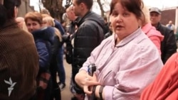 Rusiye pasportını almağa istegenler büyük nevbetlerde turmaq kerekler