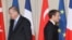 Президент Турции Реджеп Тайип Эрдоган (слева) и президент Франции Эмманюэль Макрон