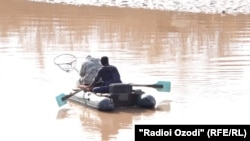 Ҷустуҷӯи ду тифли ғарқшудаи Мадина Ҳалимова дар обҳои Сурхоб идома дорад 