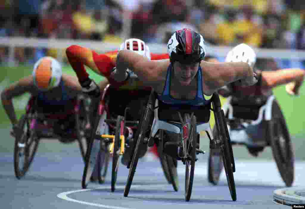 5000 метрлік қашықтыққа жарысу.