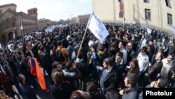 Պարտադիր կուտակայինի դեմ բողոքի ցույց Երևանում, մարտ, 2014թ․