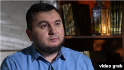 Suleyman Hayrullayev, arbiy kapellan, Qırım.Aqiqat içün intervyü vaqtında