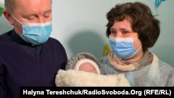 Новонароджена Дарина – шоста дитина в родині Катерини і Петра Терлецьких 