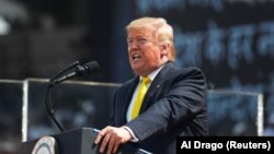 Як заявили в штабі Трампа у двох авторських колонках, опублікованих минулого року, помилково стверджувалося про зв’язок між штабом і втручанням у вибори Росії