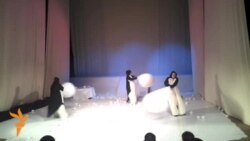 "Эзләнү" театр-студиясе "Нух пингвиннары"н сәхнәләштерде