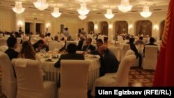 "Ыйман" фонду мамлекеттик резиденцияда уюштурган ооз ачардан. Бишкек, 23-июль, 2014.