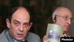 На презентации доклада «Свобода мирных собраний» Хельсинкского комитета Армении, 13 ноября, 2009 г.  