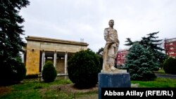 Памятник Иосифу Сталину в Гори.  22 марта 2013 года.