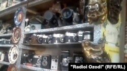 Магазин антиквариата в Душанбе, 16 августа 2015 года.