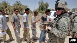 مقم های آمریکایی و عراقی هنوز نسبت به تداوم کاهش خشونت ها مطمئن نیستند. (عکس:AFP)