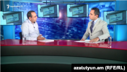 Член Верховного органа АРФ «Дашнакцутюн» Арцвик Минасян (слева) в студии Азатутюн ТВ, Ереван, 20 сентября 2019 г. 