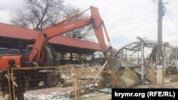 Демонтаж об'єктів торгівлі біля Центрального ринку Сімферополя, 11 квітня 2017 року. Ілюстративне фото