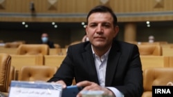 شهاب‌الدین عزیزی خادم، رئیس جدید فدراسیون فوتبال، برای هواداران فوتبال چهره‌ای ناآشناست