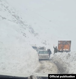 Tajikistan -- Avalanche in Dushanbe - Khujand main road, 3Jan2021