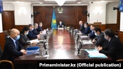 Ղազախստանի նոր վարչապետ Ալիխան Սմաիլովն անցկացրել է կառավարության նիստ, 12-ը հունվարի, 2022 թ.