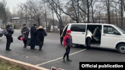 Эвакуированные из Казахстана граждане. Фото распространено МИД. 