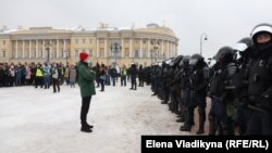 Акция в поддержку Навального в Петербурге
