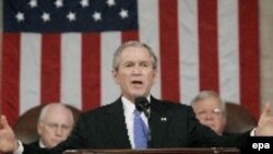 جرج بوش رییس جمهوری آمریکا در گزارش سالانه وضعیت کشور تاکید کرد شکست در عراق تاسف بار خواهد بود