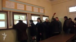 Черкаські чоловіки добровільно пішли записуватися у військкомат