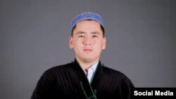 Барпы акындын образындагы Эламан Келдибеков.