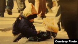 Бишкекете кайыр сураган бала. 17-сентябрь, 2015-жыл