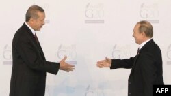 Turkiyə - Türkiyə prezidenti  Recep Tayyip Erdogan (solda) və Rusiya prezidenti Vladimir Putin,  Antalya, 2015