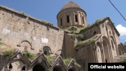 Тема восстановления храмов и мечетей переходит в политическую плоскость и, по-видимому, станет одной из главных в предвыборный период в Грузии