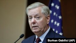 سخنان سناتور گراهام تنها یک روز پس دیدار او با مقام‌های ترکیه ایراد شده است.