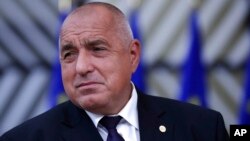 «Ще раз може виникнути необхідність оголосити російських дипломатів небажаними. Зважаючи на вчорашню операцію, я знову звертаюся до їхніх керівників із проханням припинити шпигунство в Болгарії», – сказав Бойко Борисов