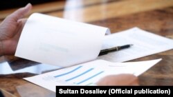 Экономикалык көрсөткүч улам төмөндөөдө. 