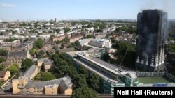 Մեծ Բրիտանիա - Հրշեջները մարում են բարձրահարկ շենքում բռնկված հրդեհը, Լոնդոն, 14-ը հունվարի, 2017թ․