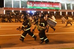 Один із епізодів протистояння демонстрантів і міліції в Мінську, 9 серпня 2020 року