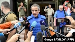 Ուկրաինա - ՄԱԳԱՏԷ-ի ղեկավար Ռաֆայել Գրոսսին զրուցում է լրագրողների հետ, Զապորոժիե, 1-ը սեպտեմբերի, 2022թ.