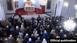 Уругвай - Встреча президента Армении Сержа Саргсяна с представителями армянской общины Уругвая  в церкви Сурб Нерсес Шнорали, Монтевидео 10 июля 2014 г․