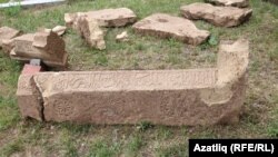 Иске Кырымда төзелеш эшләре барышында табылган борынгы кабер ташы