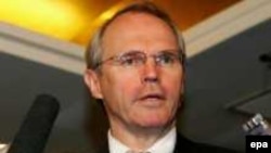 کریستوفر هیل، مذاکره کننده آمریکا در بحران کره شمالی، بن بست در مذاکرات را اعلام کرد.