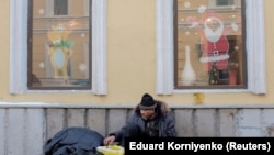 Исследователи считают, что состояние экономики в стране вызывает счастье не у всех граждан