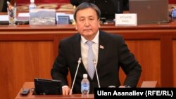 Асылбек Жээнбеков.