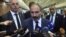 Исполняющий обязанности премьер-министра Армении Никол Пашинян беседует с журналистами, Ереван, 22 октября 2018 г․