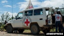 Нагорный Карабах - Обмен телами погибших близ местечка Баш-Карвенд, 10 апреля 2016 г.