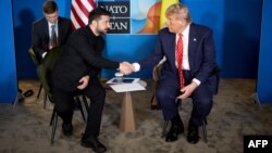 Владимир Зеленский и Дональд Трамп, 25 июня 2025 года