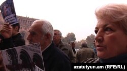 Акция протеста жителей села Артаваз у здания правительства Армении, Ереван, 22 ноября 2010 г.