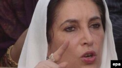 ترور بی نظير بوتو با واکنش های گسترده در اين کشور و در سطح بين المللی به همراه داشته است