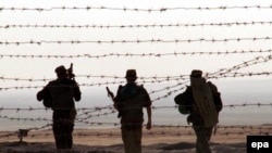 Rus goşunlary täjik - owgan serhedine gözegçilik edýär (illýustrasiýa)