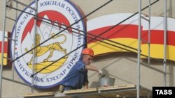 Если кандидаты в парламент не пойдут дальше обсуждений экономических прожектов, то выборы могут разочаровать ее участников